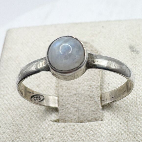 Sterling Silver Moonstone Ring Dainty Cabochon Boho Size 7 Natural Stone Jewelry - Picture 1 of 11